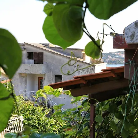 Apartments With A Parking Space Okrug Gornji, Ciovo - 1107 Apartman *