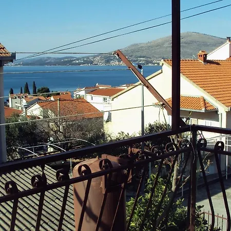 Apartments With A Parking Space Okrug Gornji, Ciovo - 1107 Apartment Trogir